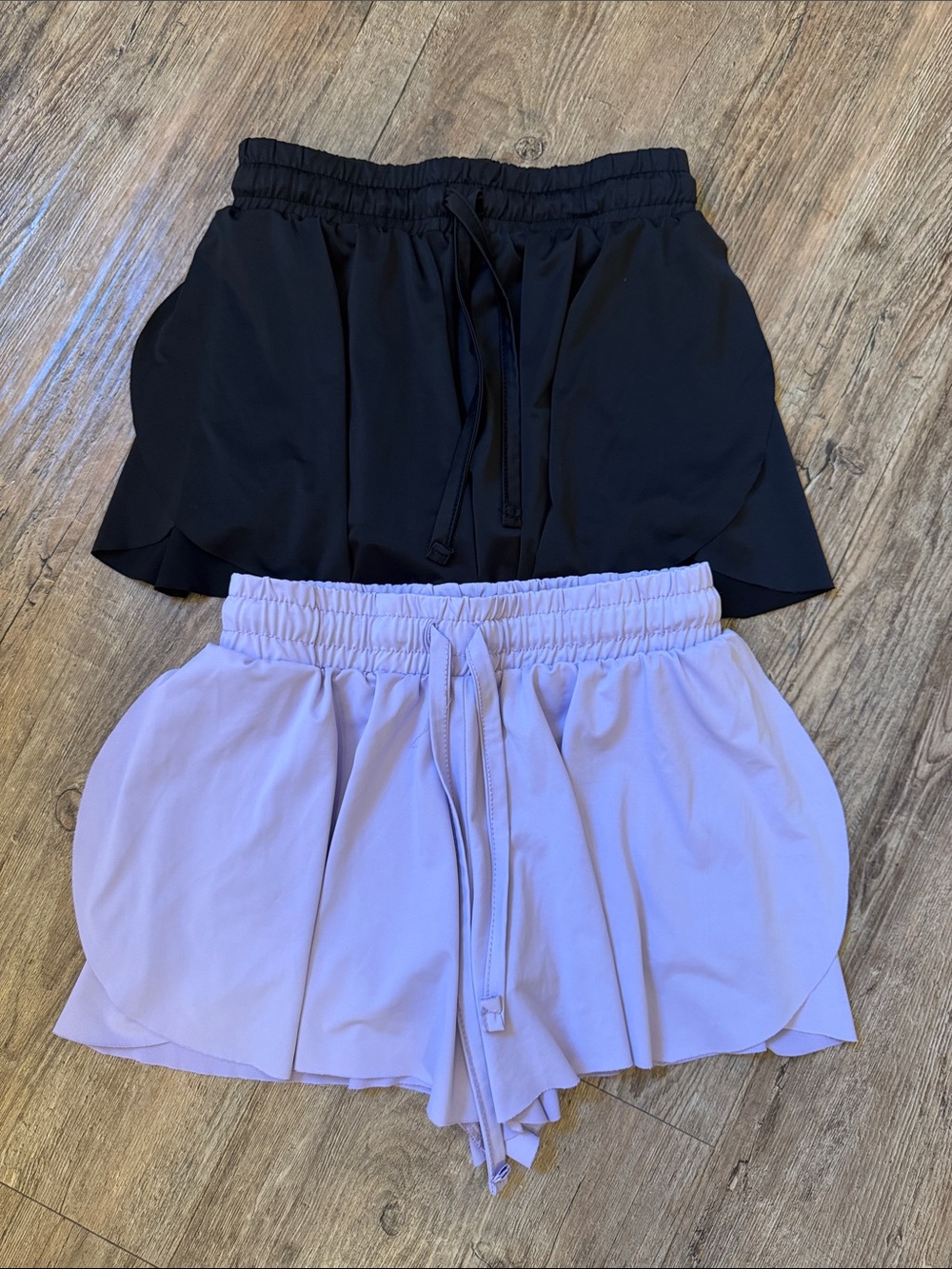 btween Black & Lavender Girls' Scalloped Drawstring Skorts